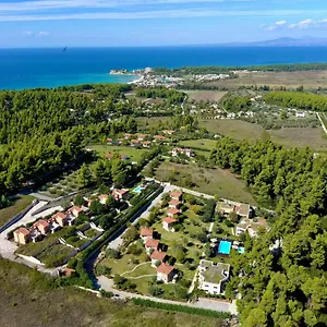 Sani Polyastron & Hotel